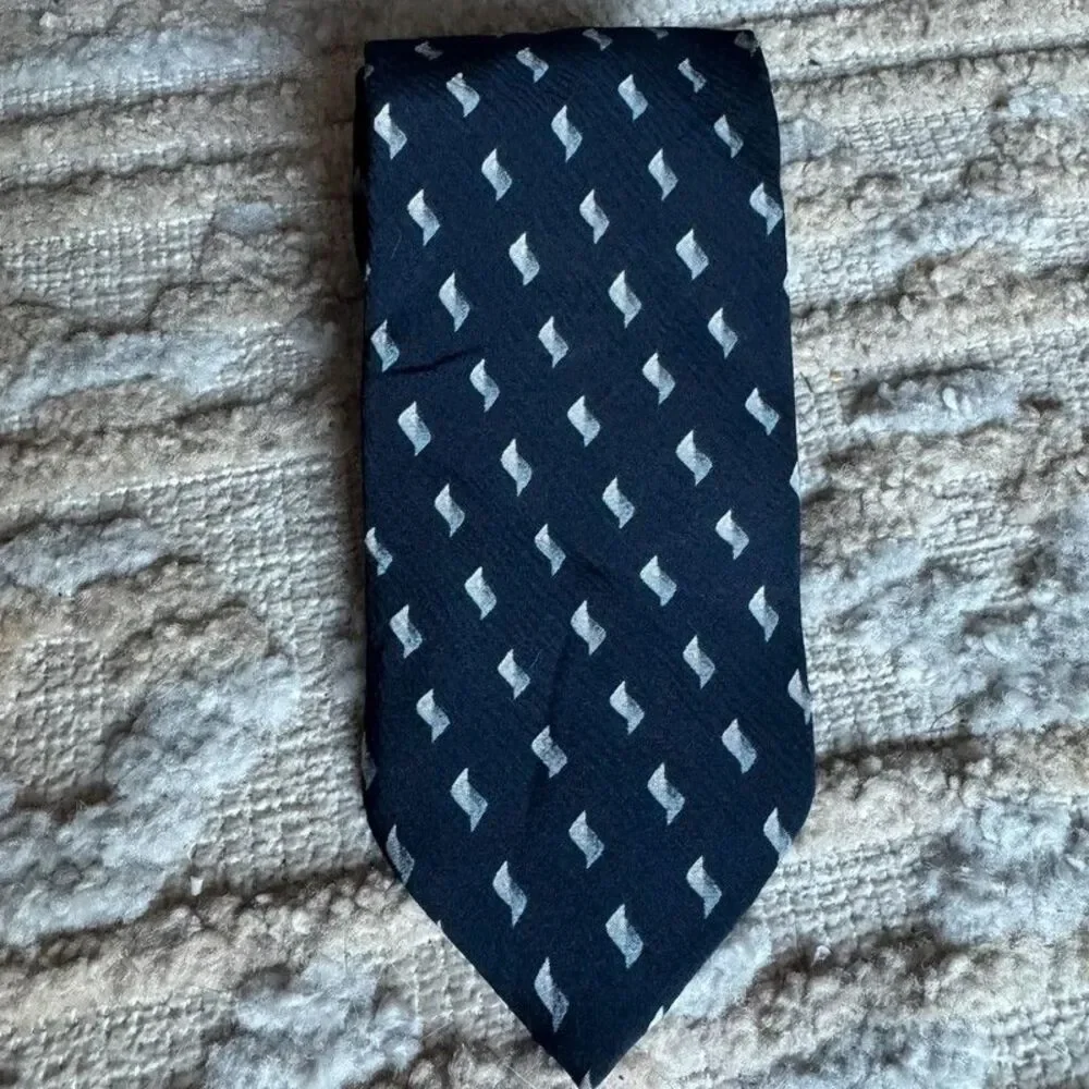 Giorgio Armani Cravatte Vintage Navy Geometric Pattern Print Wide 100% Silk Tie